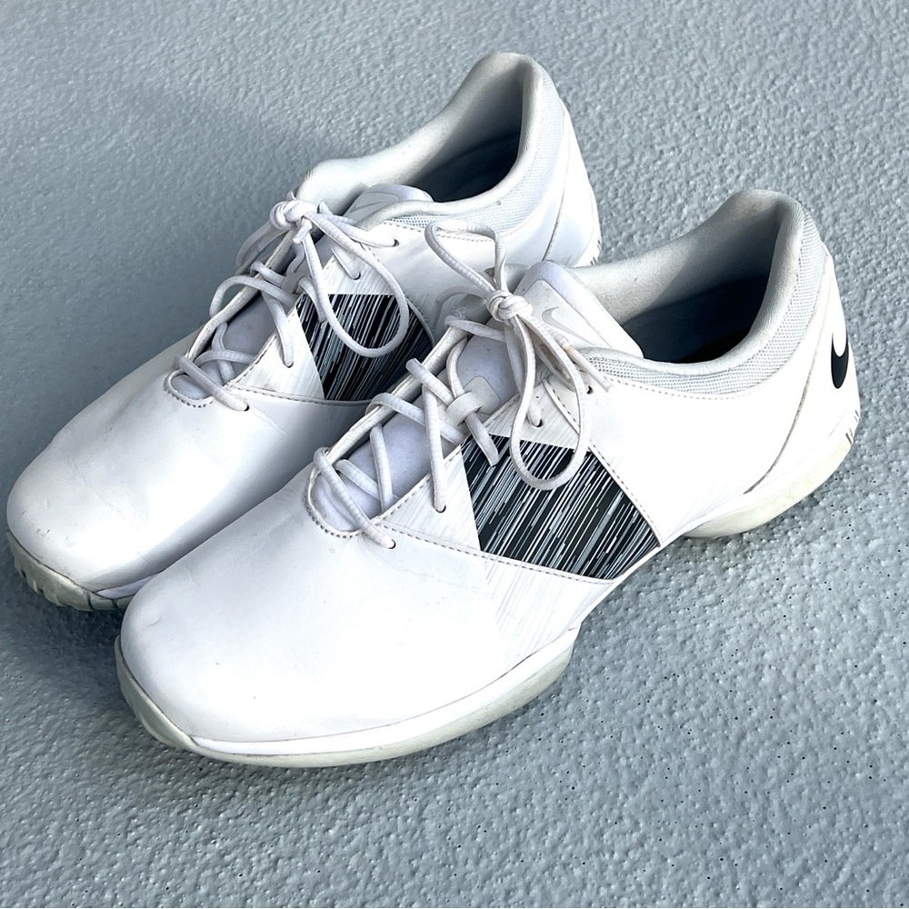 Nike Women’s white Golf Cleats spikes Sneakers shoes size 9.5